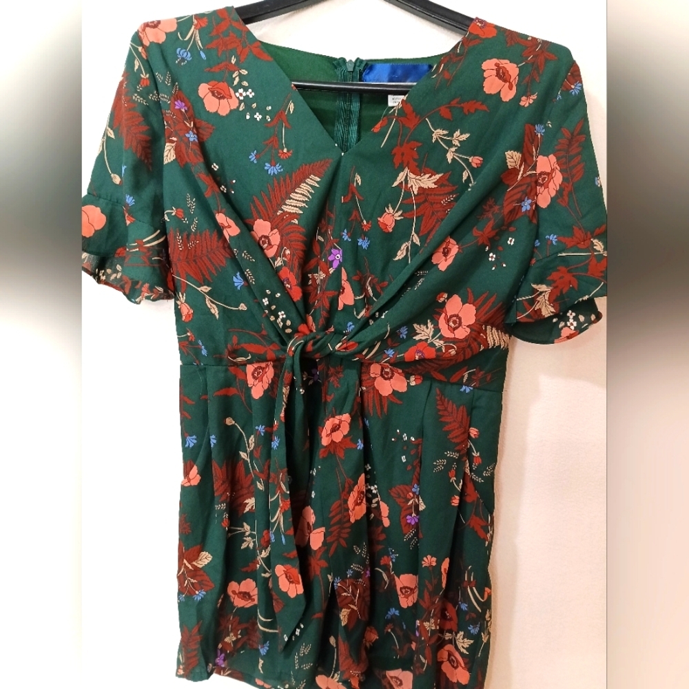 Francesca's floral romper/chiffon /bell sleeve/green